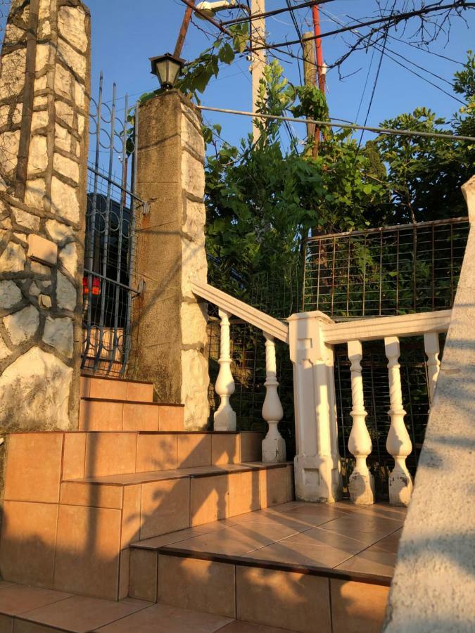 Гостевой Дом "Боцман" На Барцыц-Гудаутская 5 Gagra Exterior foto